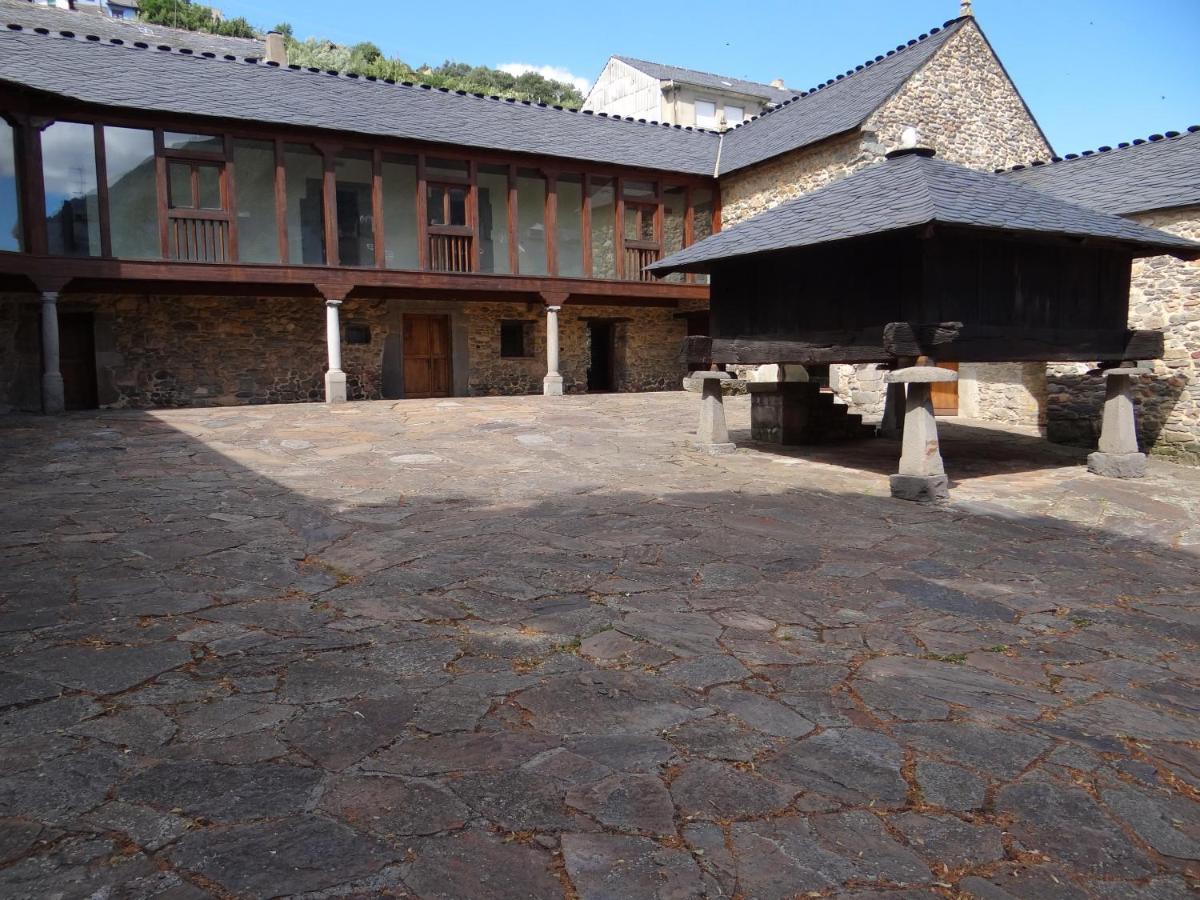 Albergue Francisco Giner De Los Rios Villablino Luaran gambar